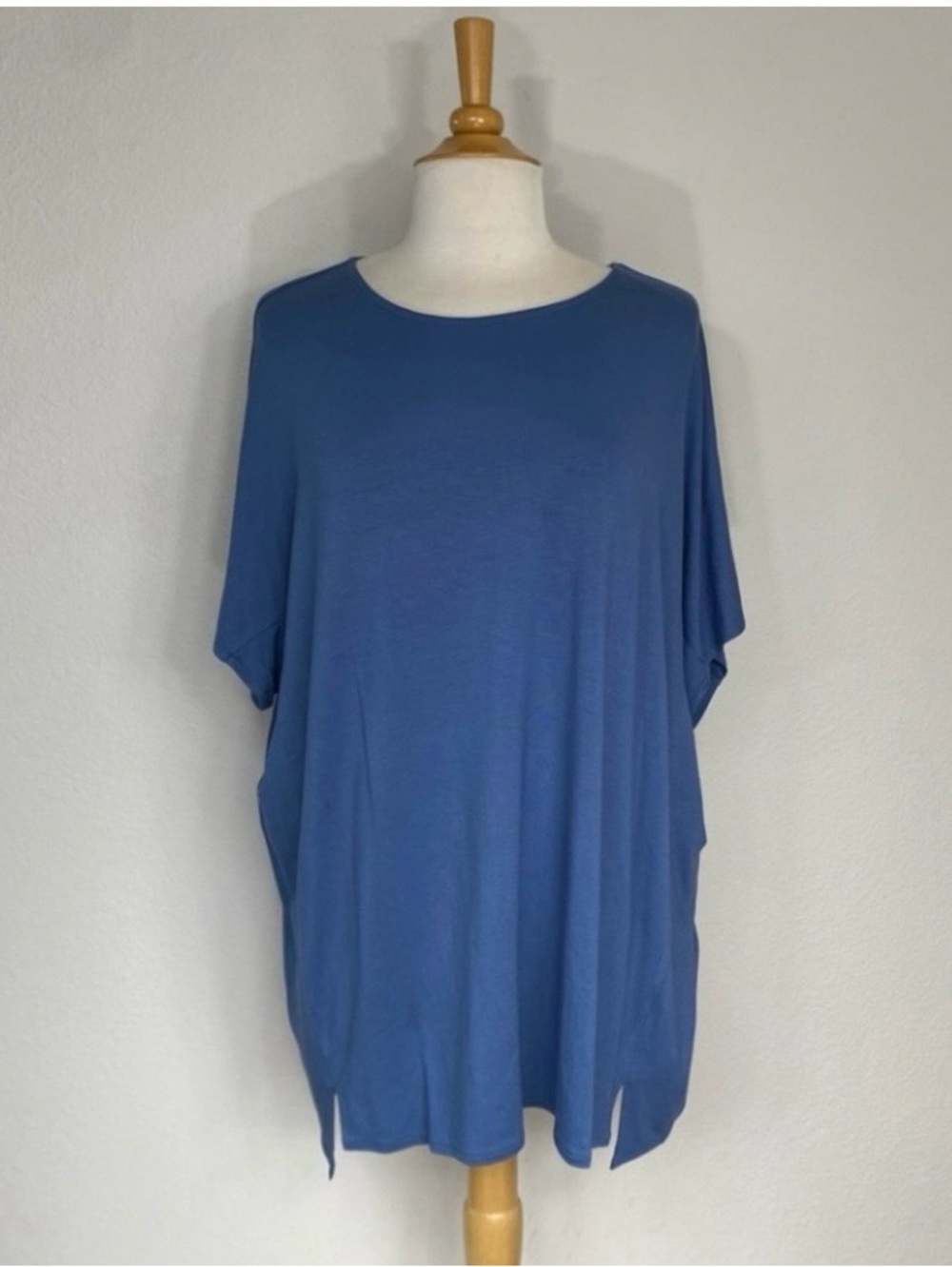 NWT New Universal Standard Womens Periwinkle Blue Soft Isabelle Top Size M 18/20